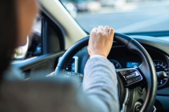 Les conseils clés pour sélectionner un courtier en assurance auto